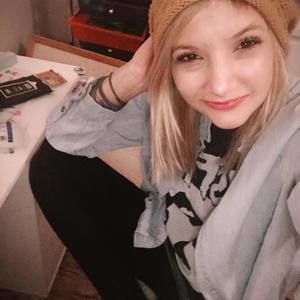 Meet your Posher, Cortney